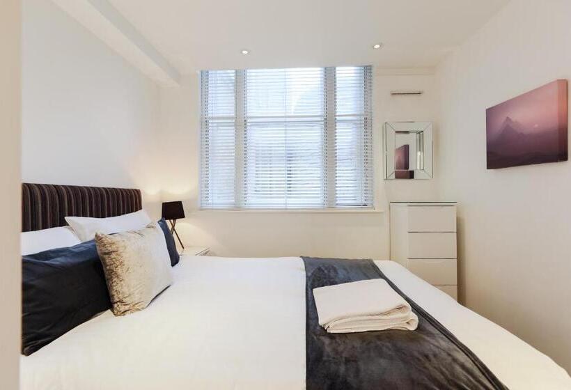 1 Bedroom Penthouse Apartment, Stayinn Trafalgar Square