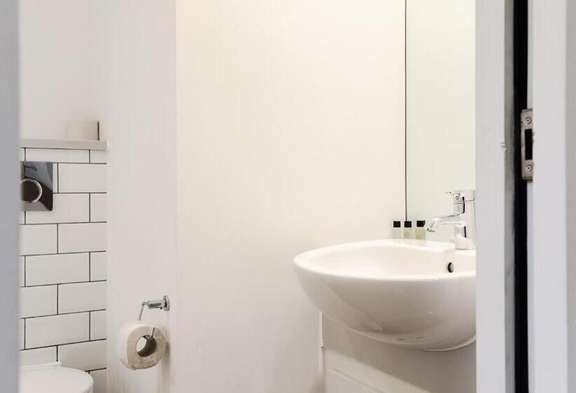 1 Bedroom Penthouse Apartment, Stayinn Trafalgar Square