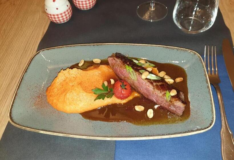 Номер Стандарт, Logis Loire Hotel   Les Cocottes Restaurant