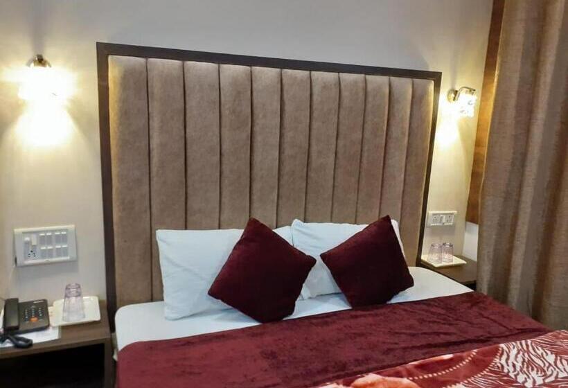 Номер Deluxe, The Divine Oak