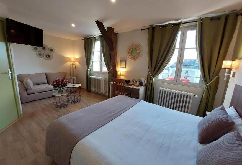 Семейный Номер, Logis Loire Hotel   Les Cocottes Restaurant