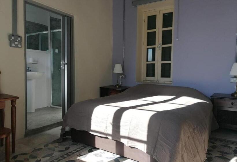 اتاق لوکس, Le Mat Hostel