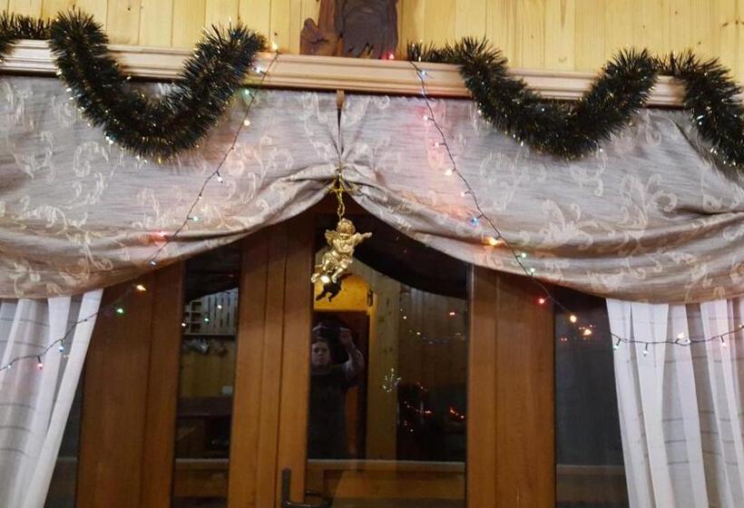 کلبه ییلاقی, Guest House In Carpathians