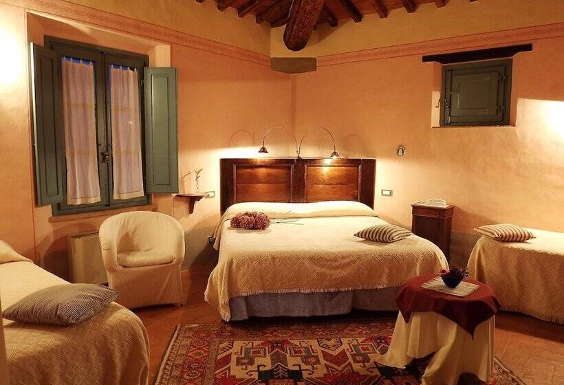 اتاق استاندارد سه نفره, Cortona Resortle Terre Dei Cavalieri