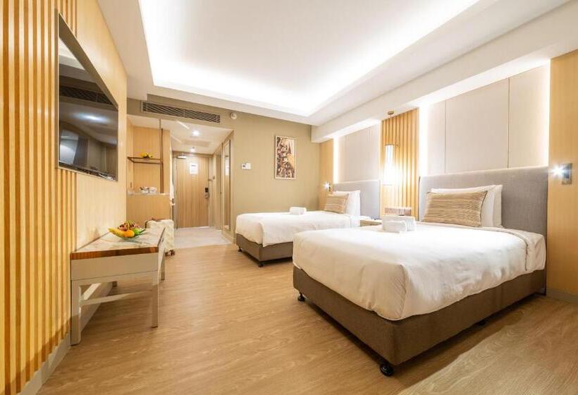 سوییت دوبلکس, Glenmarie Hotel & Golf Resort
