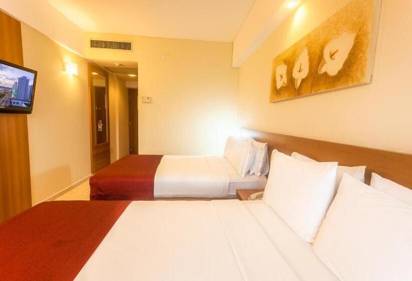 Quarto Estandar 2 Camas Casal, Praiamar Express