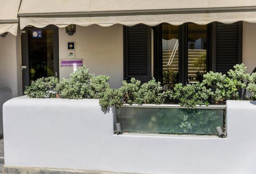 اتاق لوکس با بالکن, Naxos Petite Studios