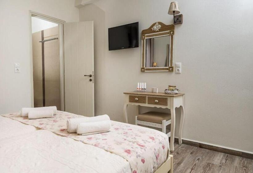 اتاق لوکس, Naxos Petite Studios