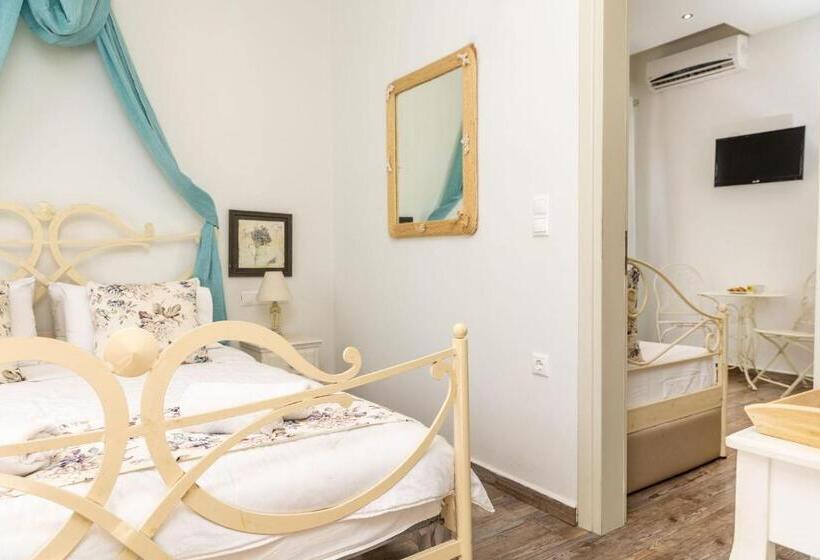 اتاق لوکس سه تخته, Naxos Petite Studios