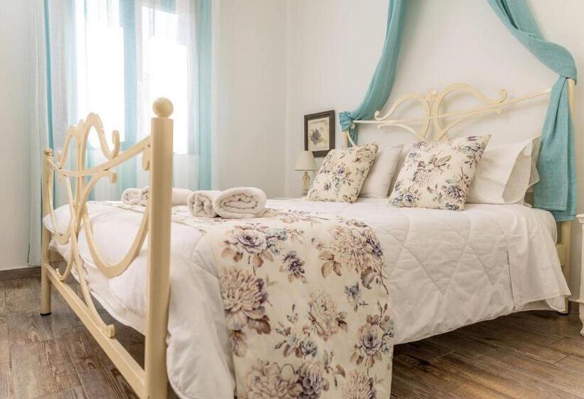 اتاق لوکس سه تخته, Naxos Petite Studios