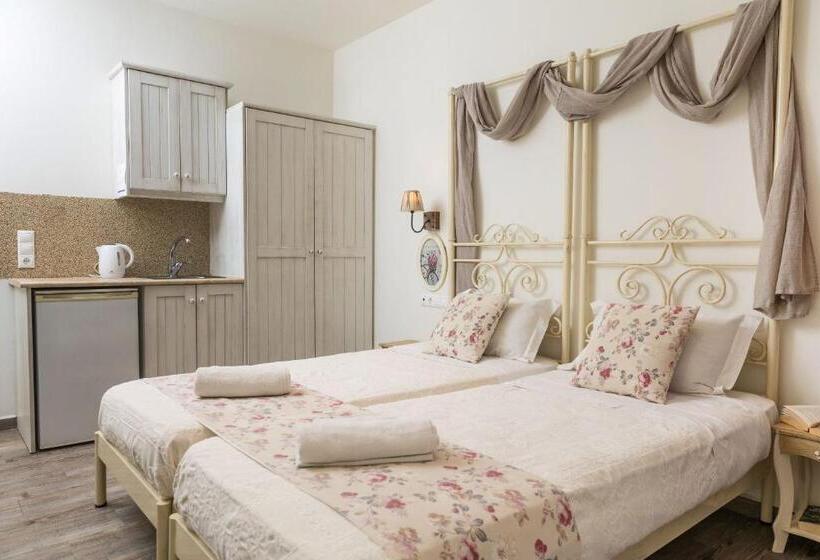 اتاق لوکس, Naxos Petite Studios