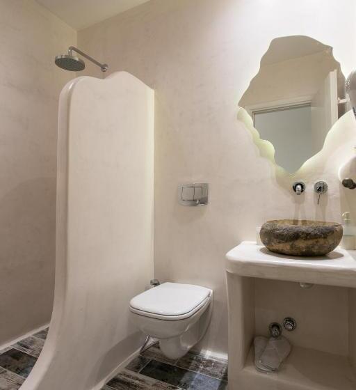 اتاق لوکس سه تخته, Naxos Petite Studios