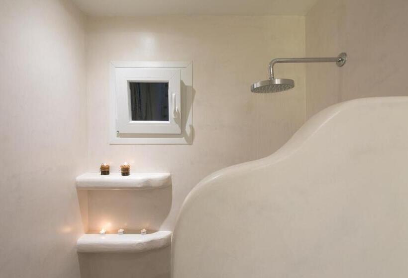اتاق لوکس سه تخته, Naxos Petite Studios
