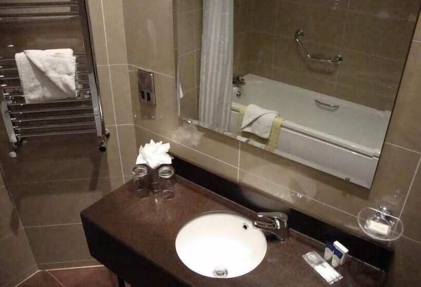 Семейный Номер, Ard Ri House