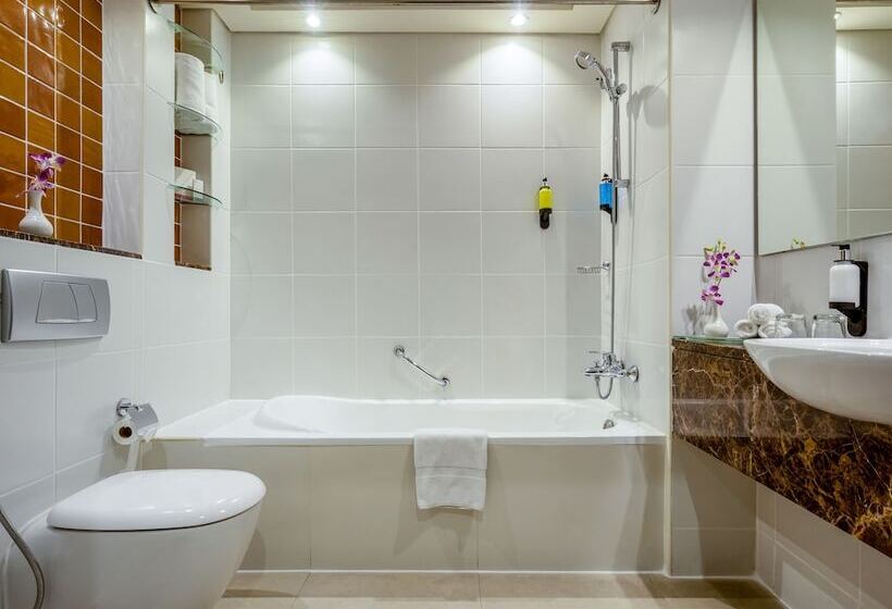 Апартаменты 2 Спальни, Flora Creek Deluxe Hotel Apartments, Dubai