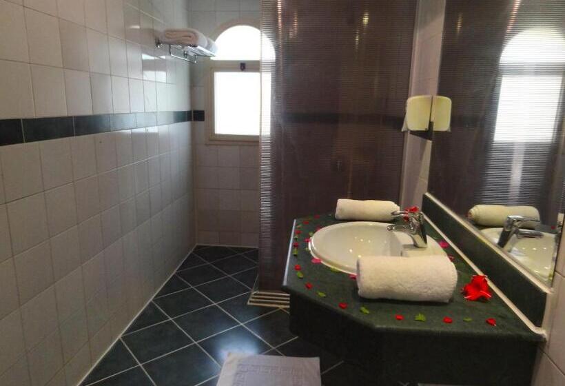 スタンダードトリプルルーム, Naama Blue