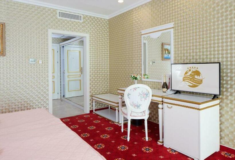 اتاق سوپریور چهار تخته, Planeta Hotel & Aquapark Free Beach Access   Ultra All Inclusive