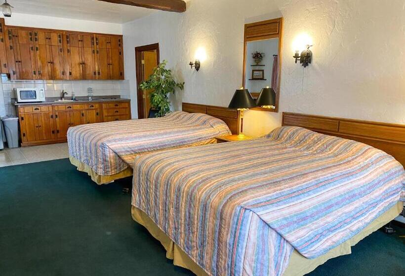Семейный Номер Совместный Санузел, Guest Ranch Motel