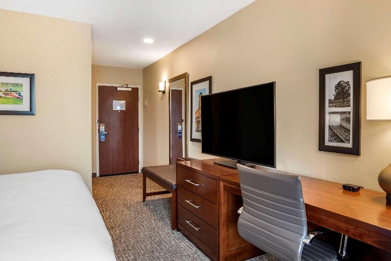 Quarto Estandar Cama King, Comfort Inn & Suites