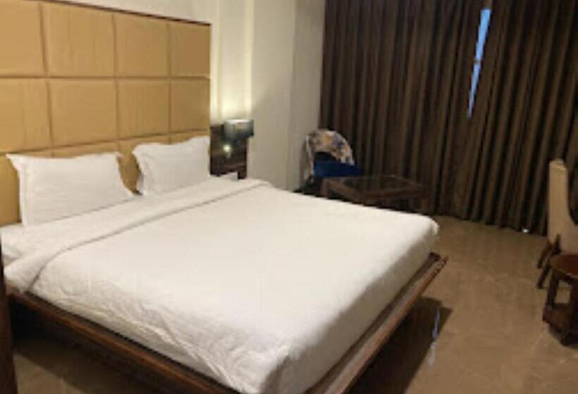 Номер Deluxe, High Rise Regency, Burhanpur