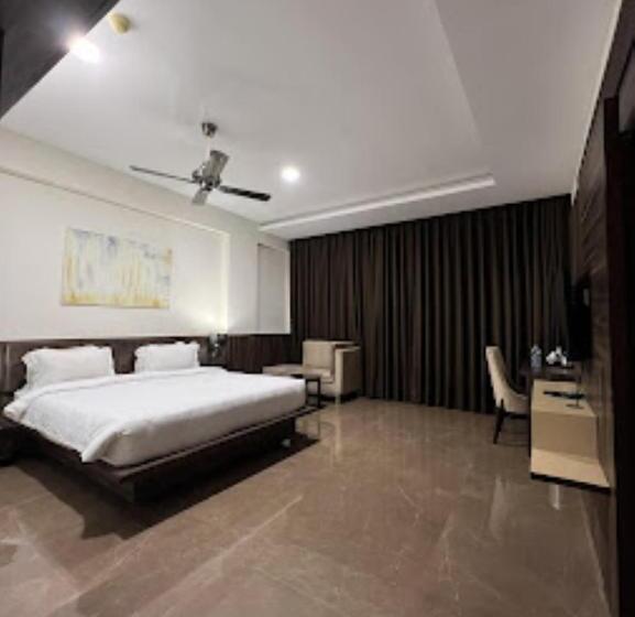 Люкс, High Rise Regency, Burhanpur