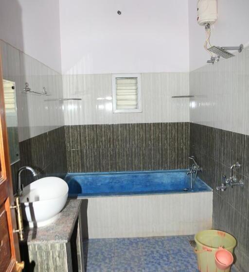 اتاق استاندارد سه تخته با بالکن, Blissful Haven Art House   Near Entrance To Auroville