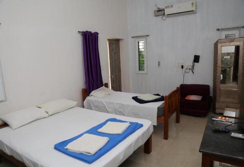 استودیو خانوادگی, Blissful Haven Art House   Near Entrance To Auroville