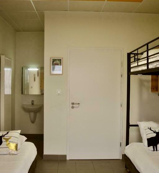 Номер Стандарт Трехместный, Hostel Les Bois Verts   Les Herbiers