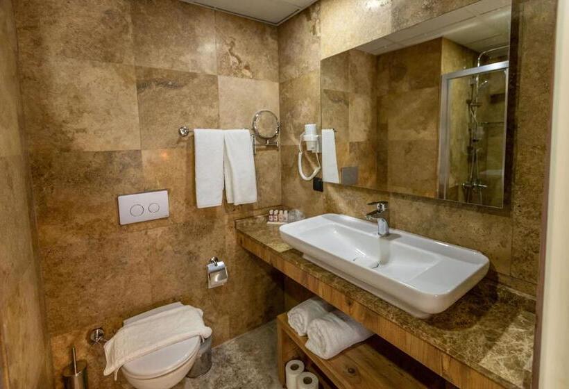 اتاق استاندارد سه نفره, Der Inn Hotel Konyaaltı