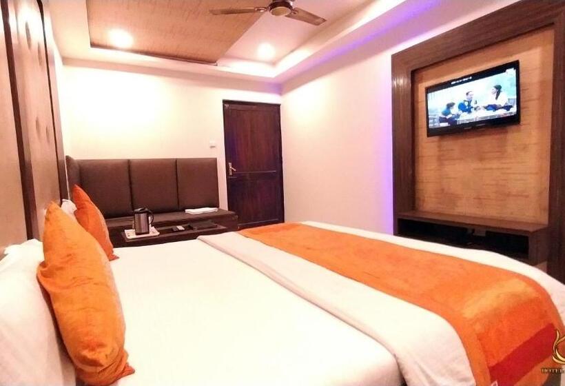 اتاق استاندارد با تخت بزرگ, Gagan Suite