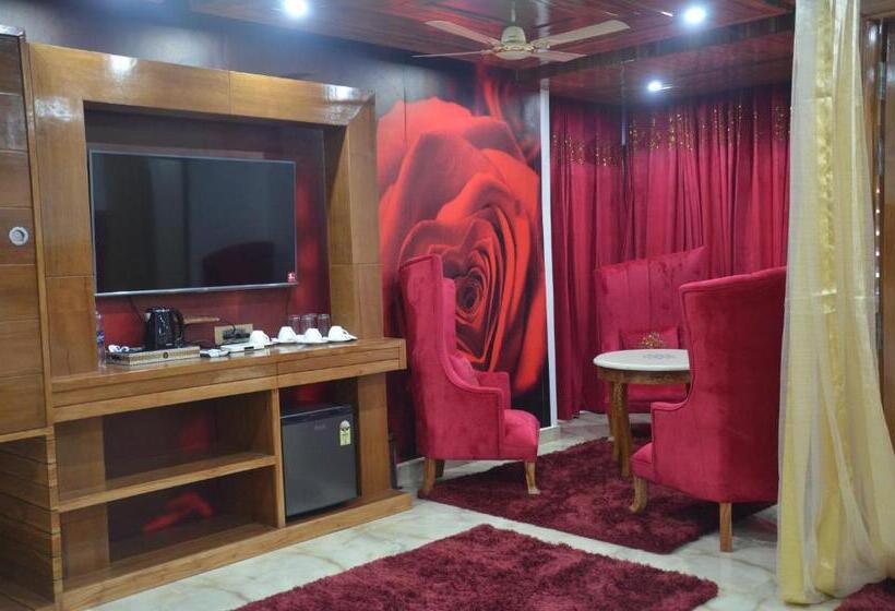 سوئیت با وان آب گرم, Sahebs Castle Mcleodganj