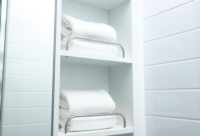 استودیوی استاندارد, Shine Hotel Incheon Airport