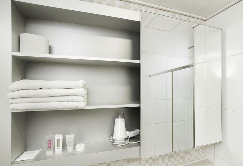 Семейный Номер, Hyundai Residence Seoul