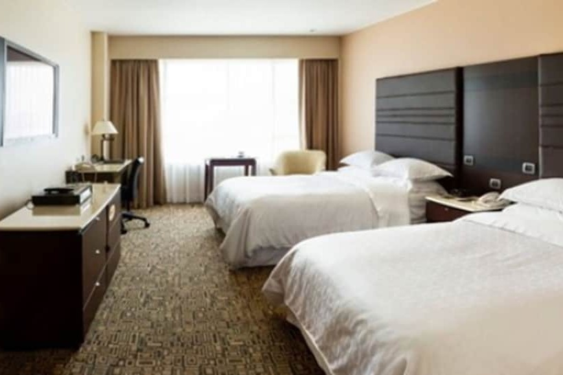 Номер Клуб, Sheraton Guayaquil