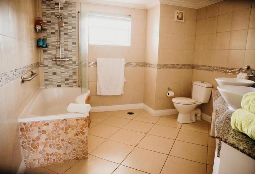 Suite, Bay Gardens Beach Resort & Spa