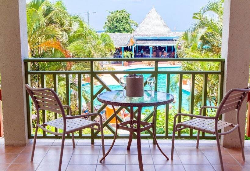 Deluxe Værelse Pooludsigt, Bay Gardens Beach Resort & Spa