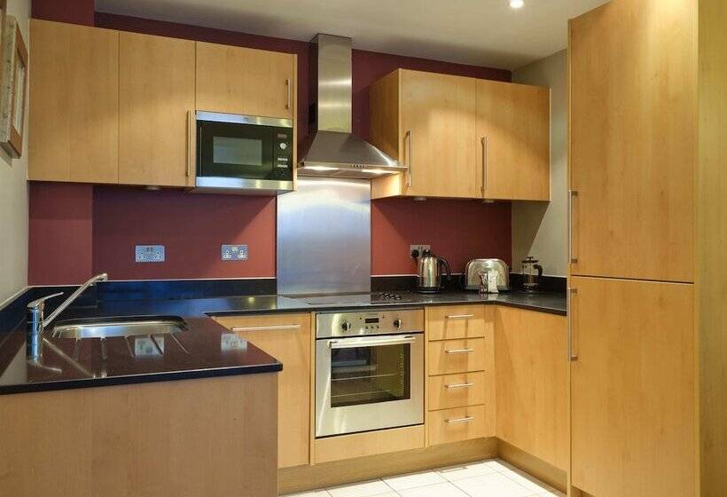 Апартаменты 2 Спальни, Marlin Apartments  London Bridge Empire Square