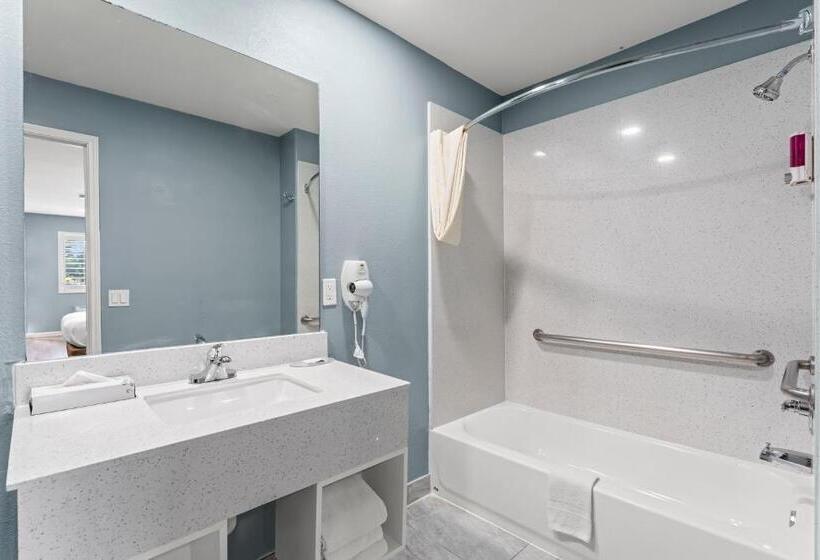 Люкс Кровать Кинг, Executive Inn & Suites Magnolia