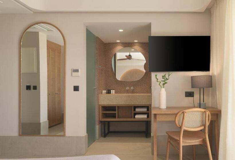 Номер Deluxe, Paralos Venus Suites Adults Only