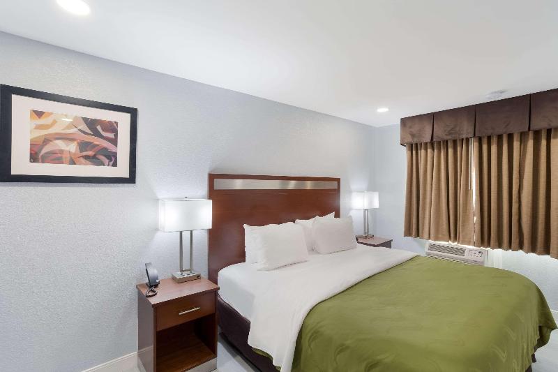 스탠다드 룸 킹사이즈 침대, Quality Inn Redding Near I5