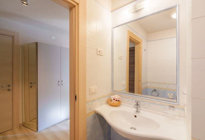 Апартаменты Comfort 2 Спальни, Residence Solemaremma