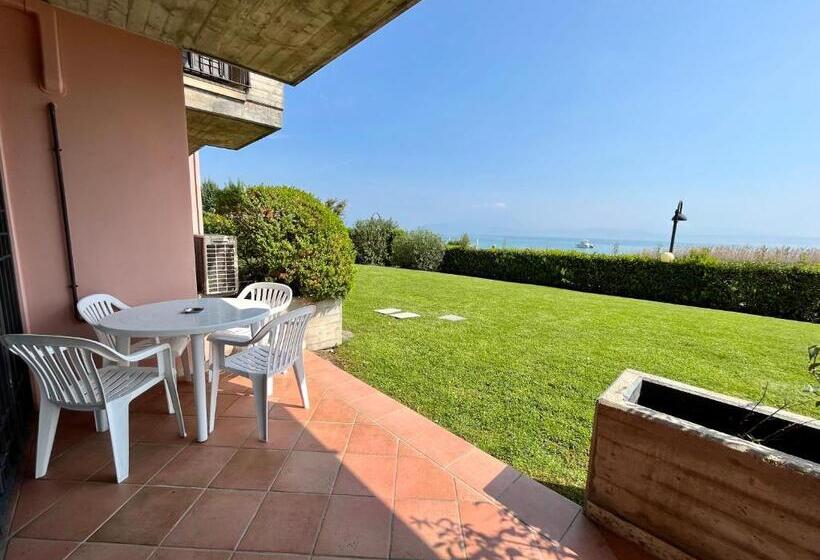 1 Bedroom Apartment Lake View, Residence Virgilio
