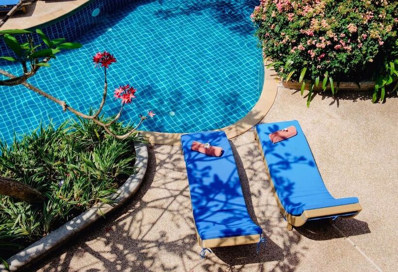 اتاق لوکس با چشم‌انداز استخر, Railay Village Resort
