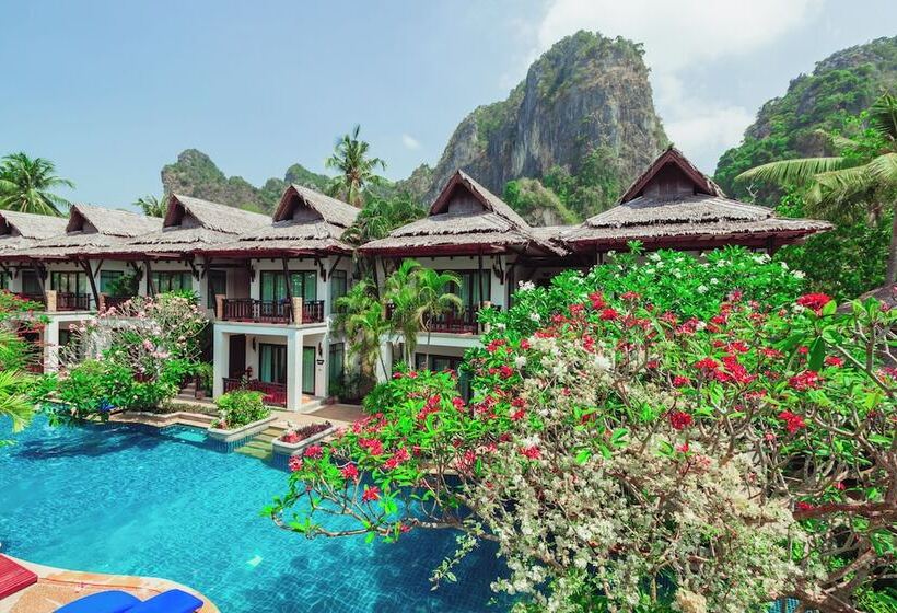 اتاق لوکس با چشم‌انداز استخر, Railay Village Resort