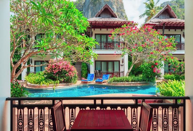 اتاق لوکس با چشم‌انداز استخر, Railay Village Resort