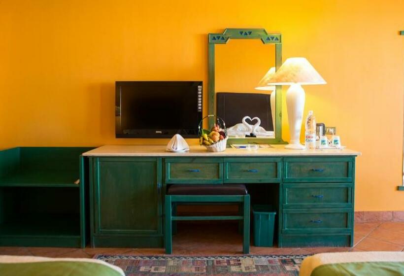 Номер Стандарт Вид на Бассейн, Arabia Azur Resort