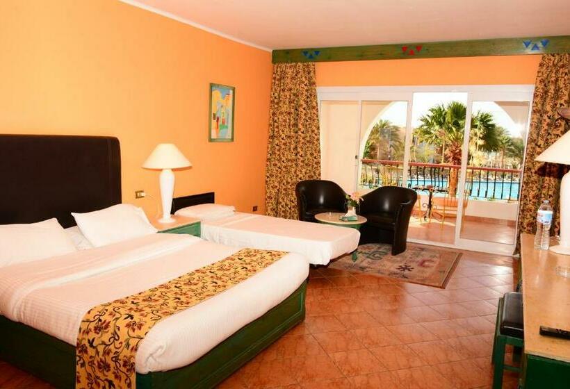 Номер Стандарт Вид на Бассейн, Arabia Azur Resort