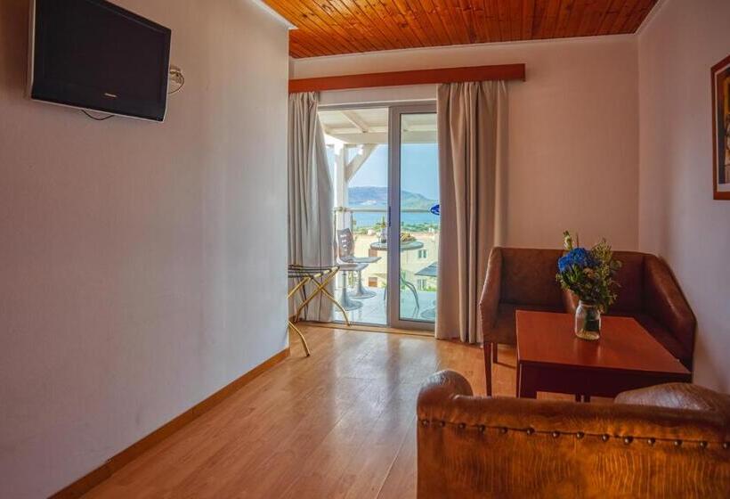 패밀리 아파트, Elounda Water Park Residence