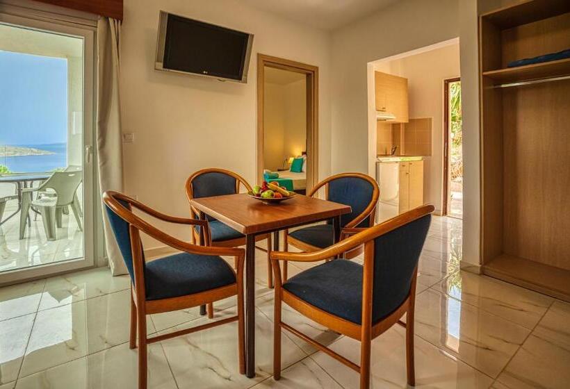 패밀리 아파트, Elounda Water Park Residence