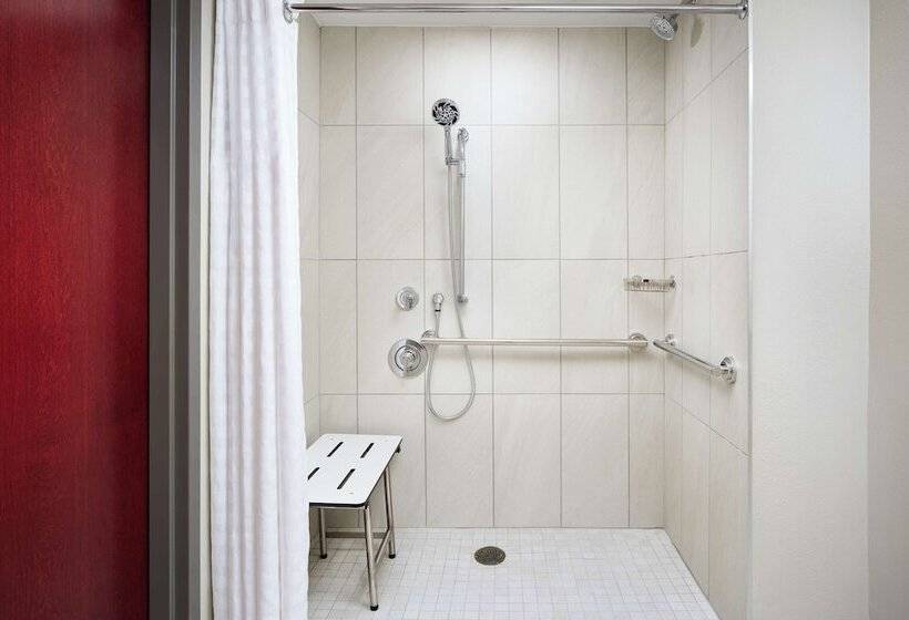 스위트, Embassy Suites By Hilton Hampton Convention Center